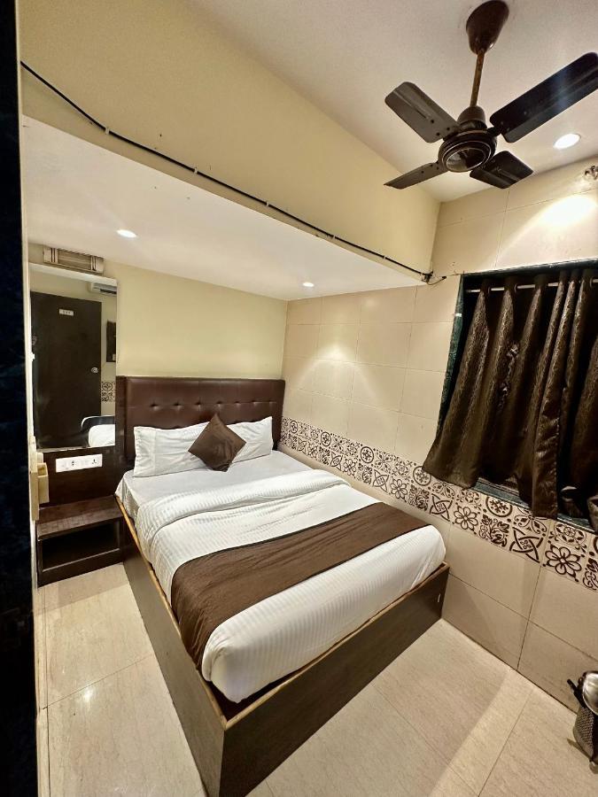 فندق Kalpana Residency - Near Us Embassy مومباي المظهر الخارجي الصورة