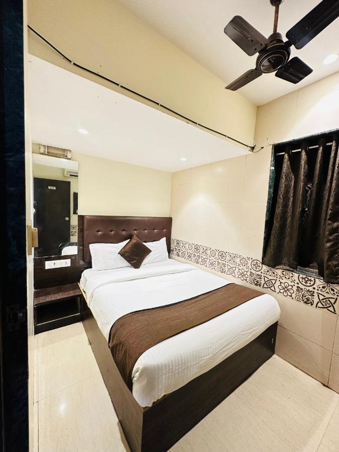 فندق Kalpana Residency - Near Us Embassy مومباي المظهر الخارجي الصورة